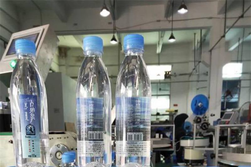 BK-306 automatic round bottle labeling machine video