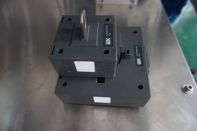 BK-309C 全自动塑胶件贴三标